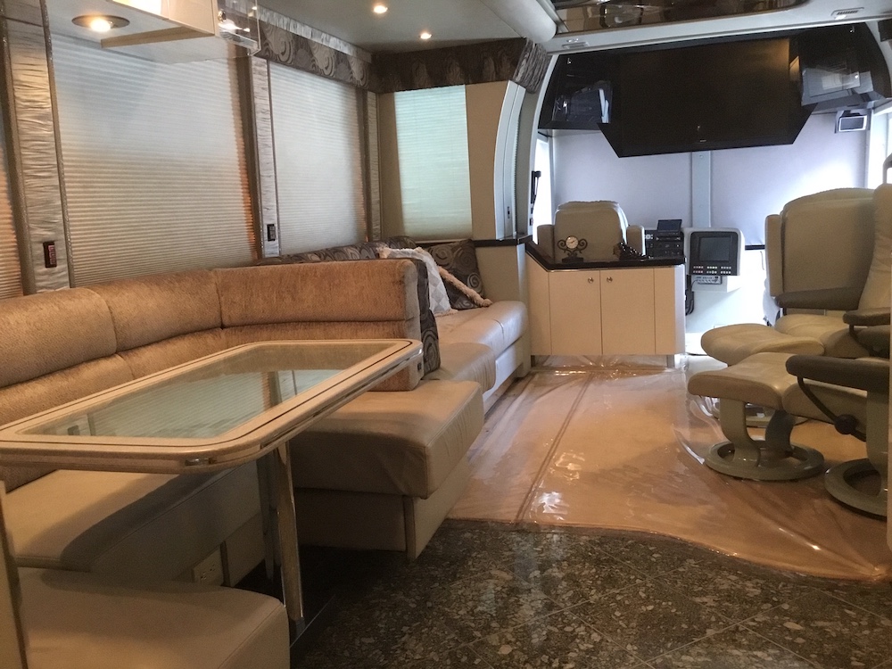 2003 Prevost Featherlite XLII For Sale