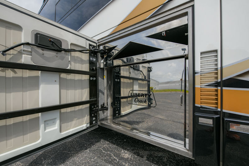 2003 Prevost Liberty H3-45 For Sale