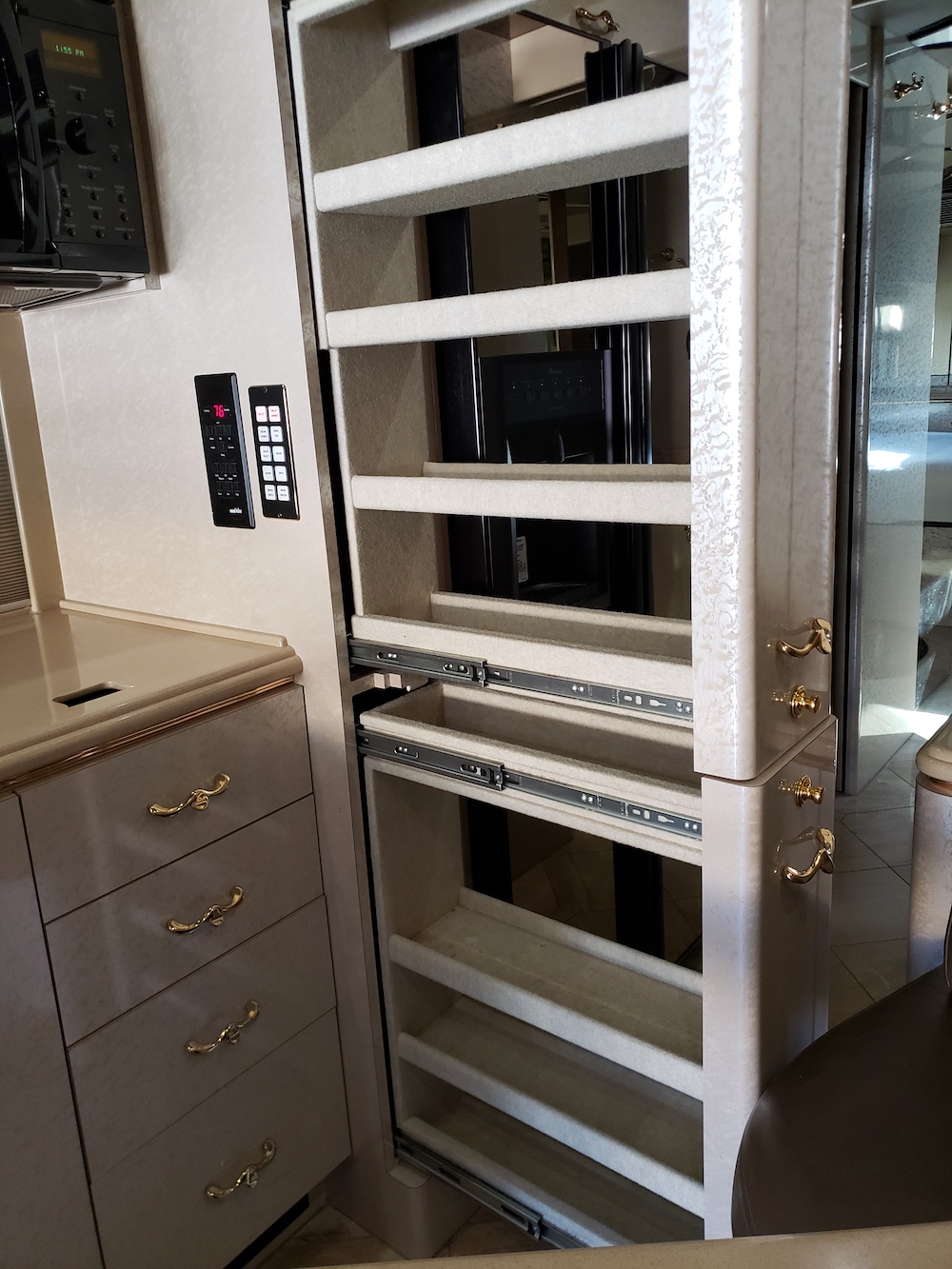 2003 Prevost Marathon XLII For Sale