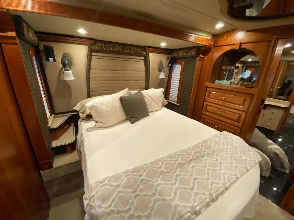 2003 Prevost Royale XLII For Sale