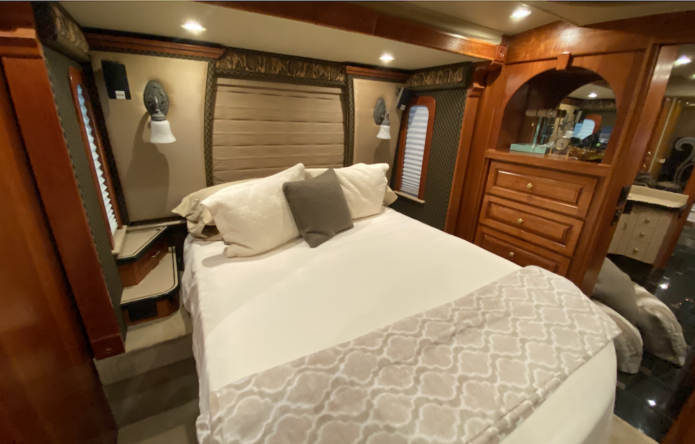 2003 Prevost Royale XLII For Sale