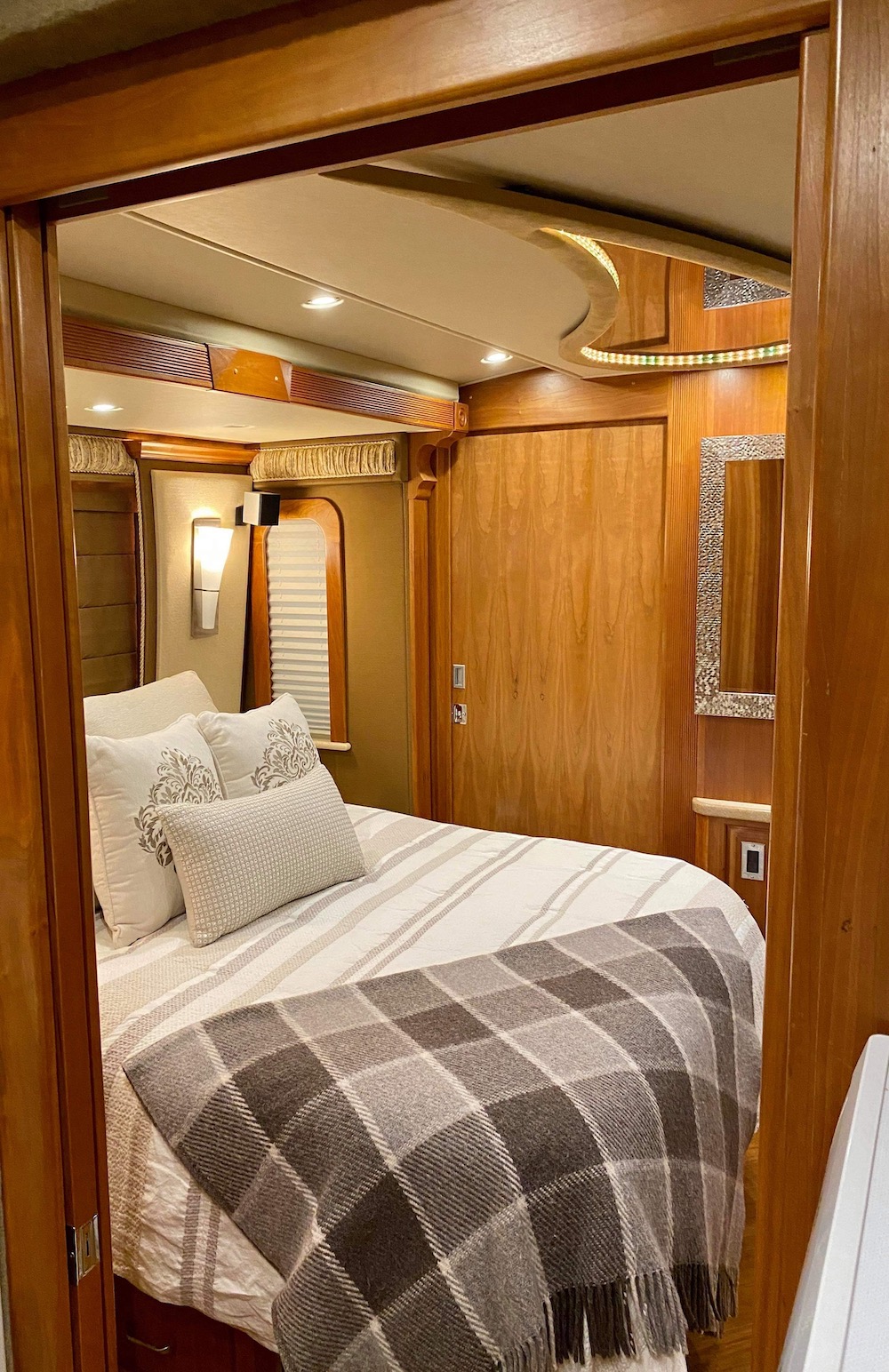 2003 Prevost Royale XLII For Sale