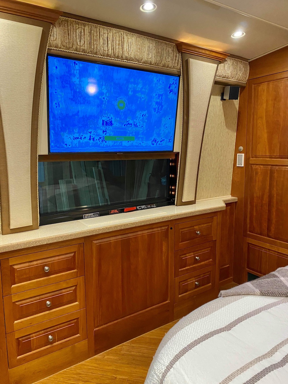 2003 Prevost Royale XLII For Sale