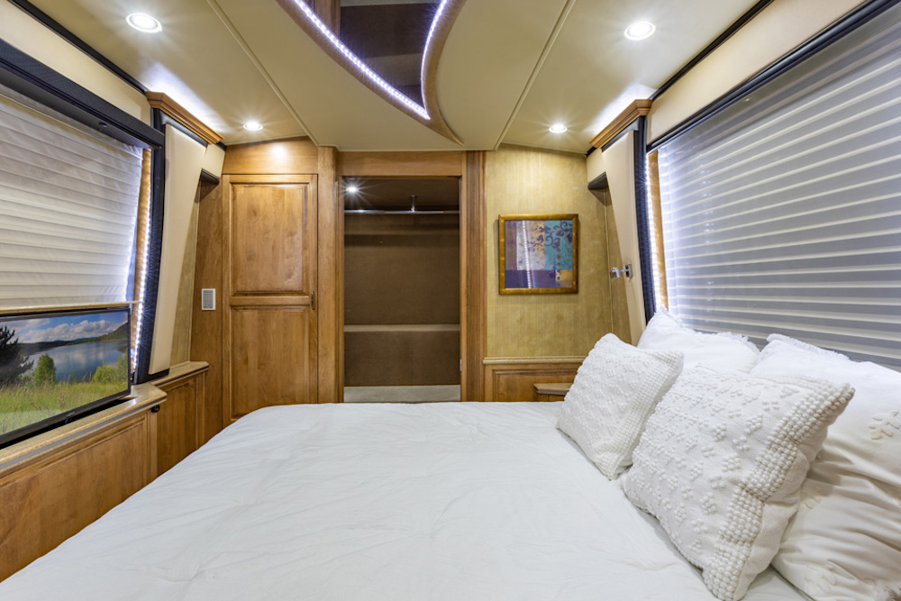 2003 Prevost Royale XLII For Sale