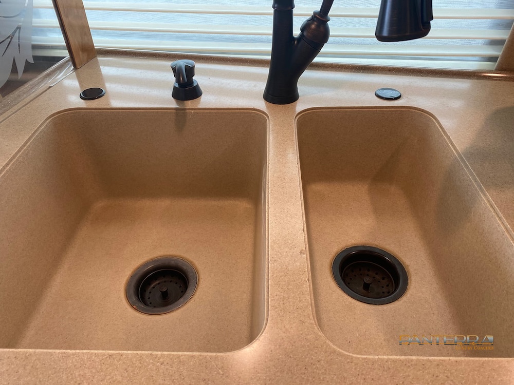 2003 Prevost Royale XLII For Sale