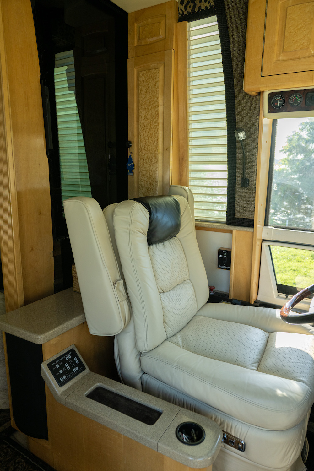 2003 Prevost Royale XLII For Sale