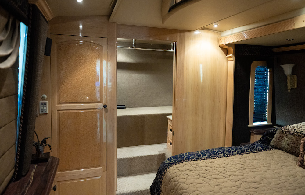 2003 Prevost Royale XLII For Sale