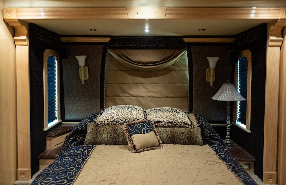 2003 Prevost Royale XLII For Sale