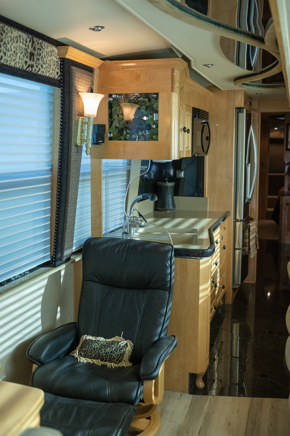 2003 Prevost Royale XLII For Sale