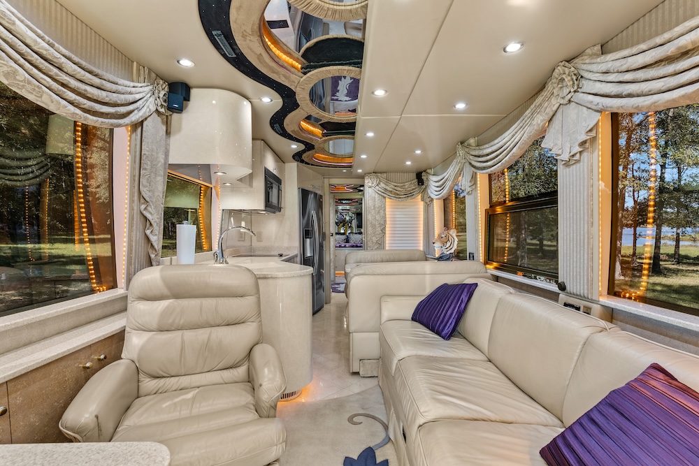 2003 Prevost XLII For Sale