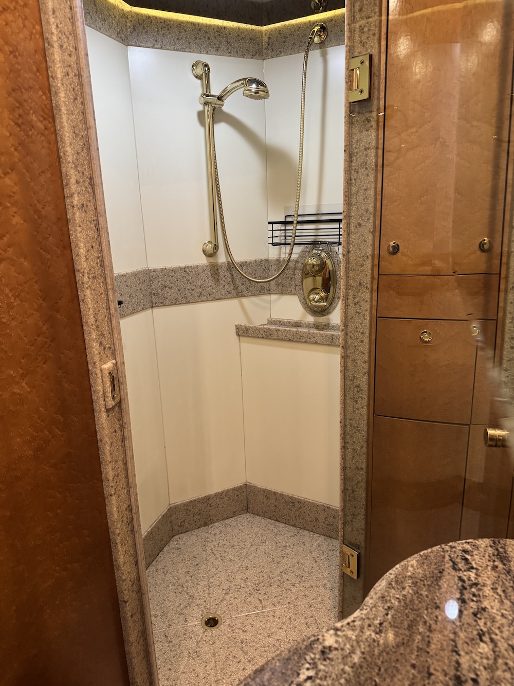 2004 Prevost Bruce XLII For Sale