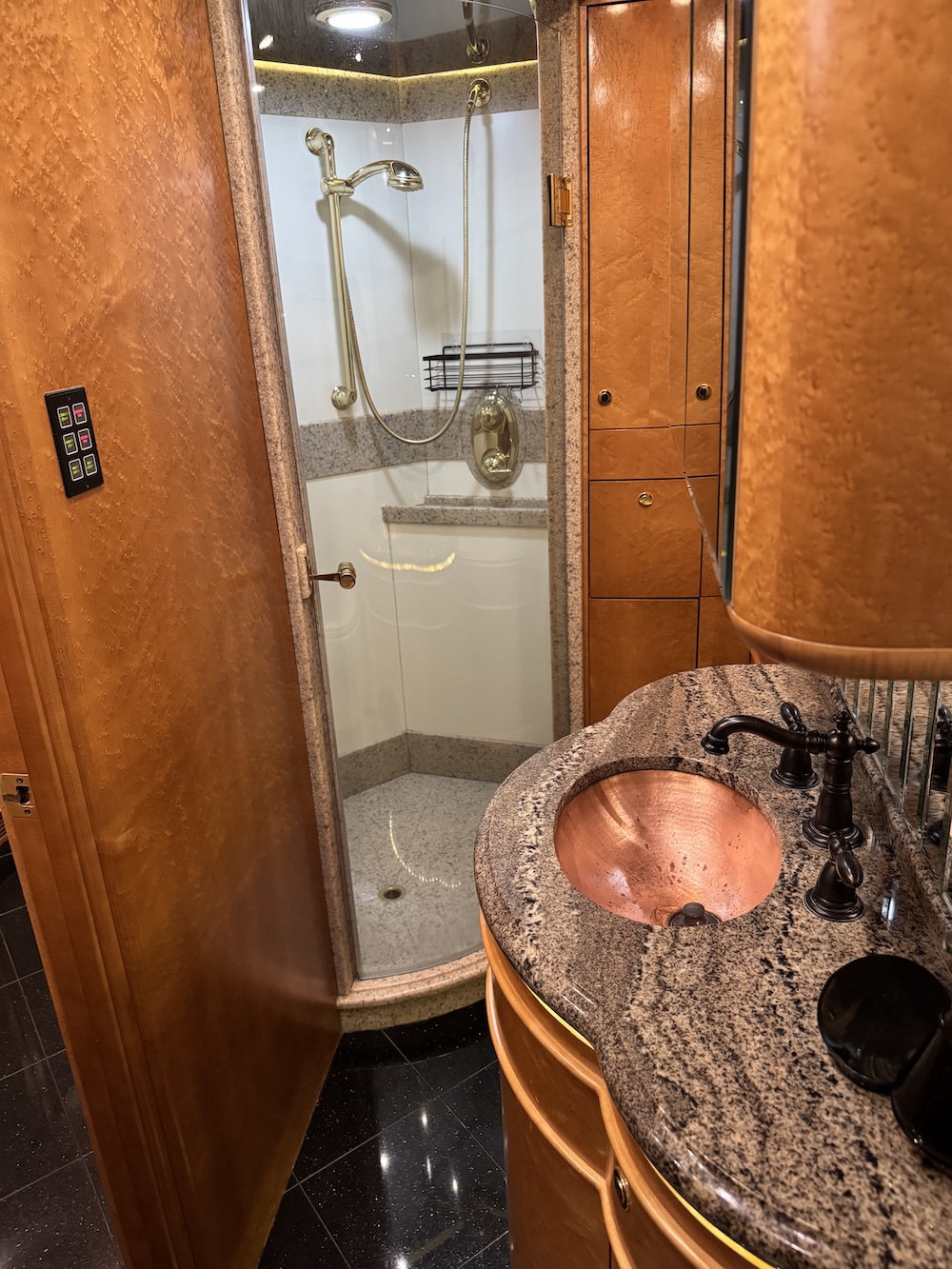 2004 Prevost Bruce XLII For Sale