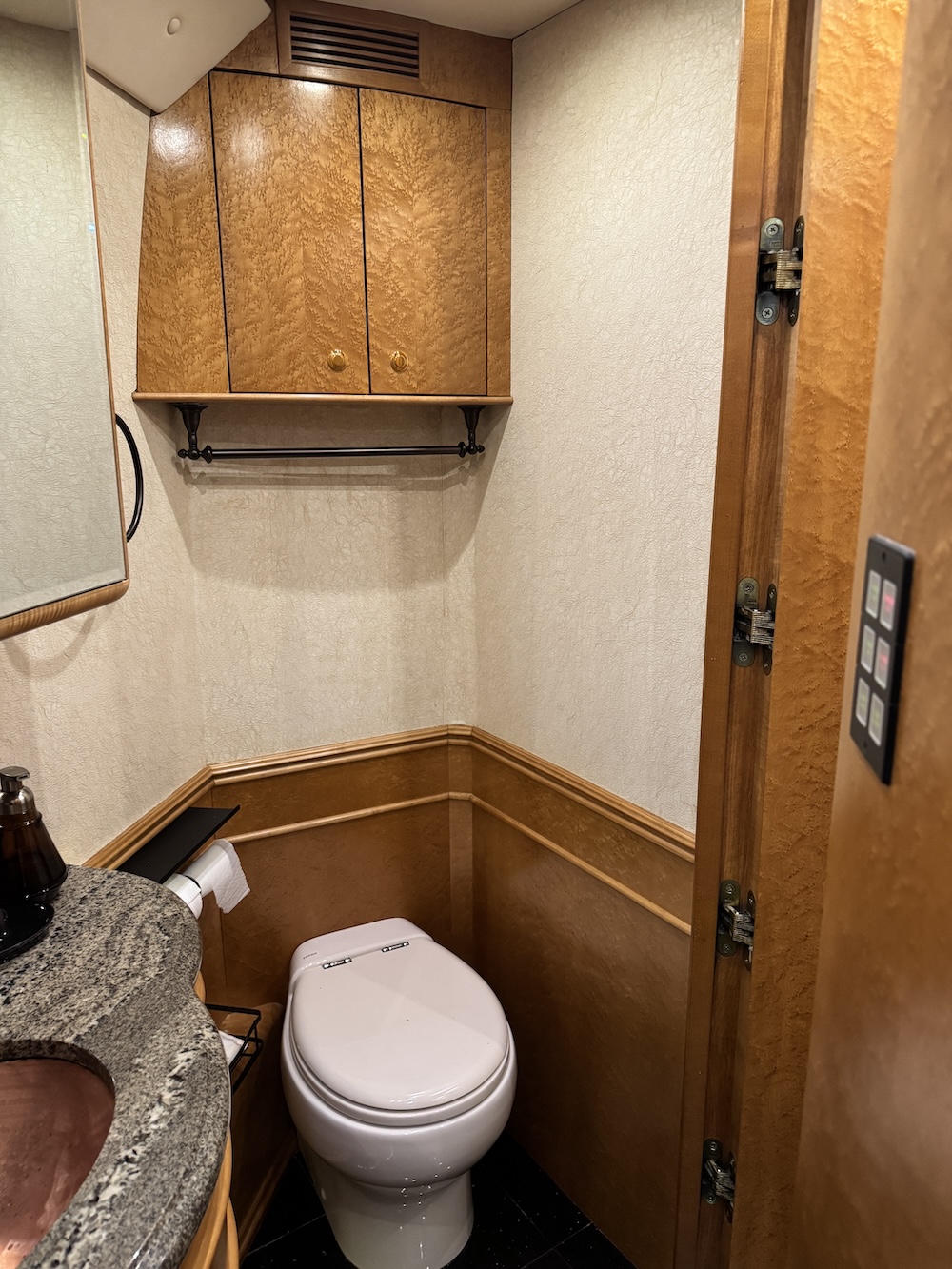 2004 Prevost Bruce XLII For Sale