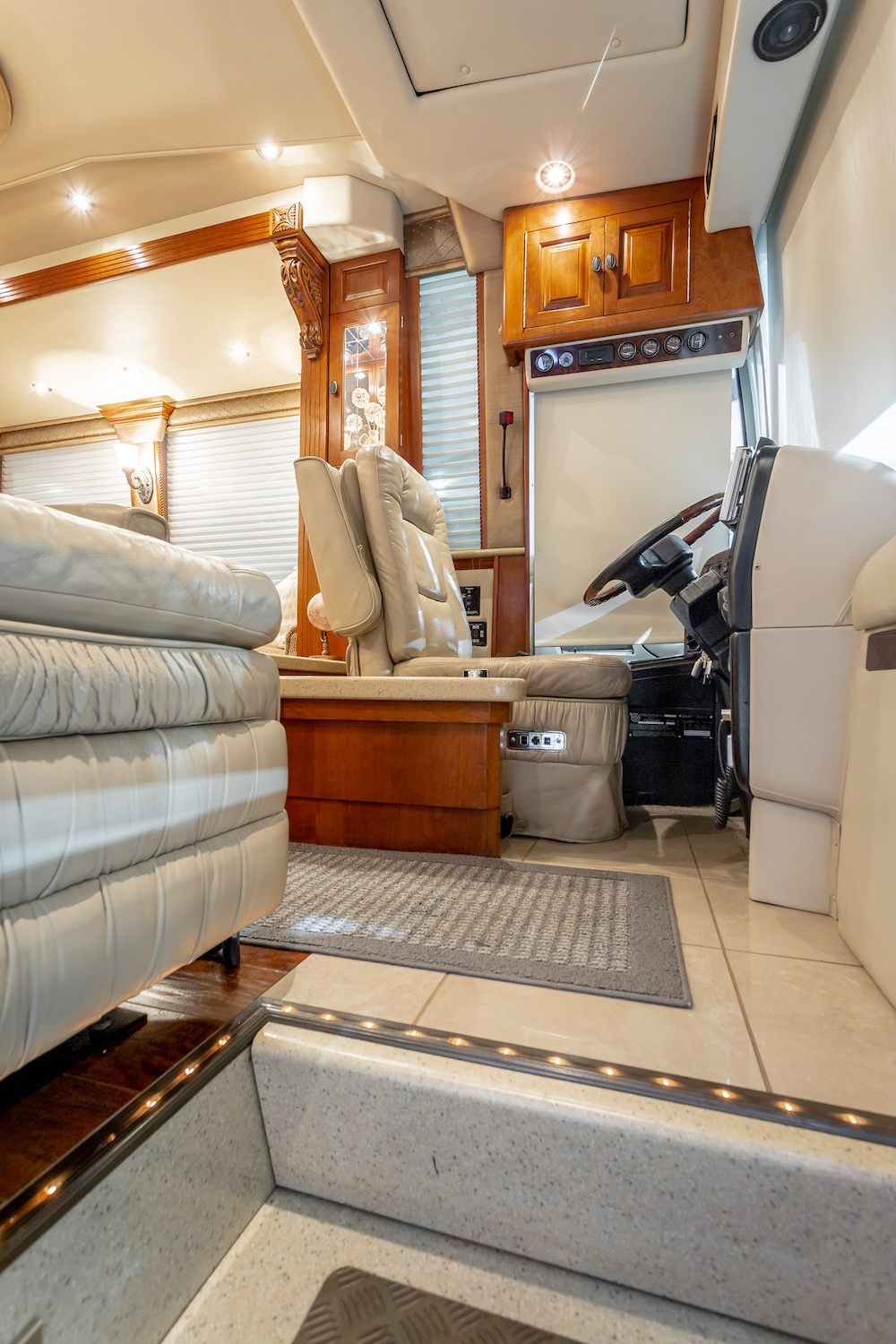 2004 Prevost Royale XLII For Sale