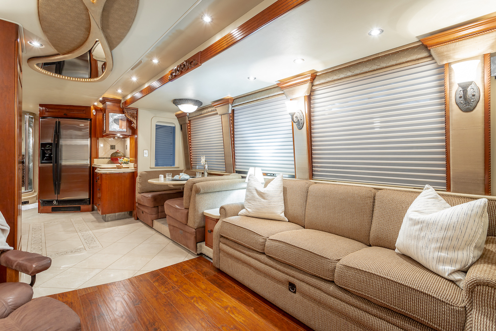 2004 Prevost Royale XLII For Sale