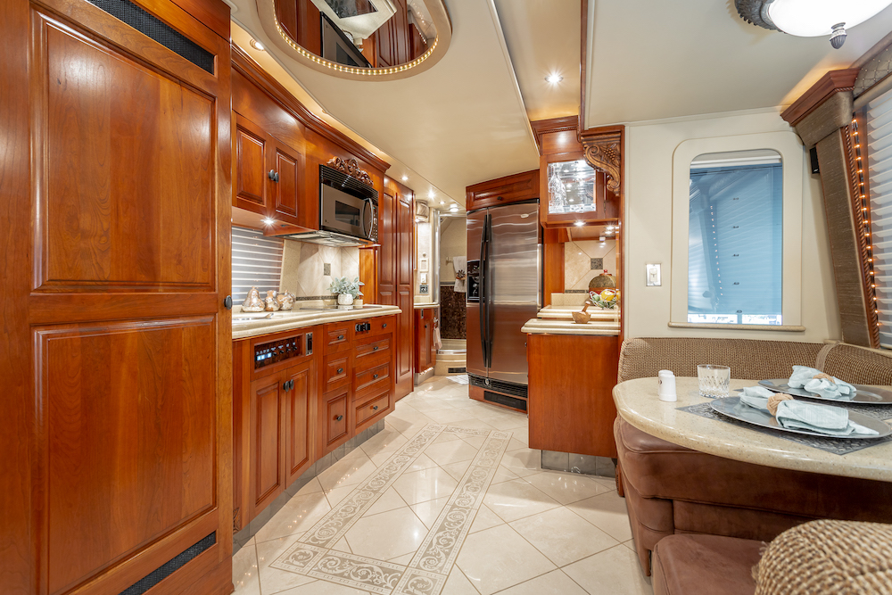 2004 Prevost Royale XLII For Sale