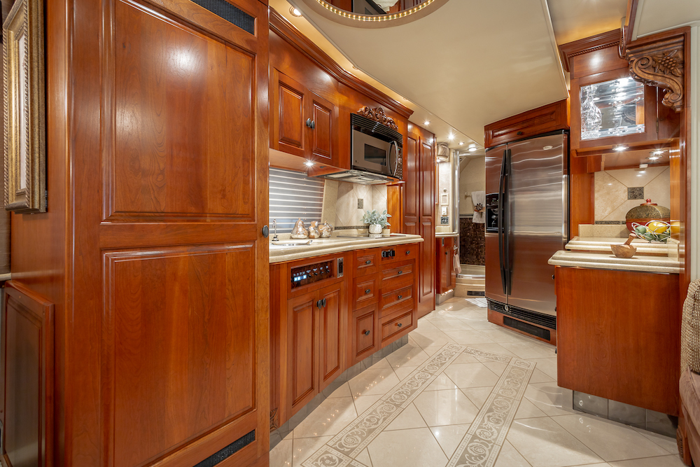 2004 Prevost Royale XLII For Sale