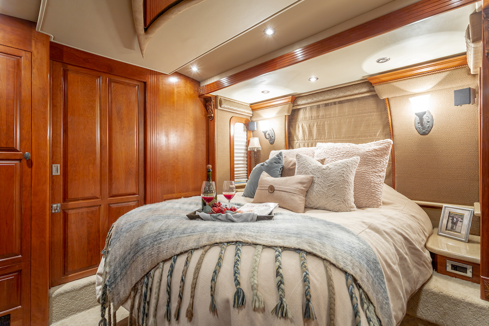 2004 Prevost Royale XLII For Sale