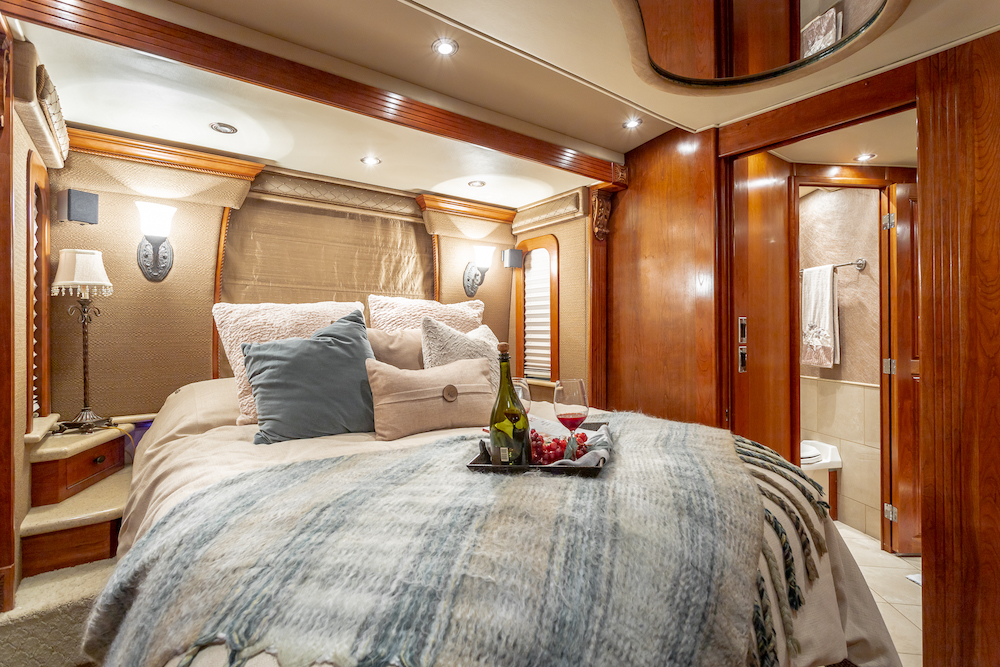 2004 Prevost Royale XLII For Sale