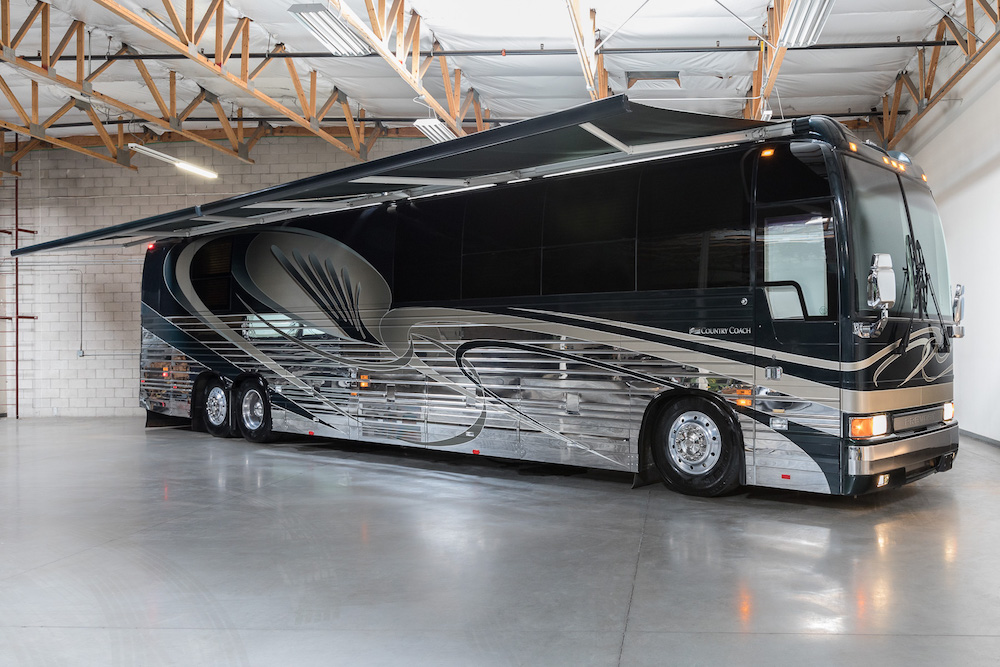 2004 Prevost Country Coach XLII For Sale