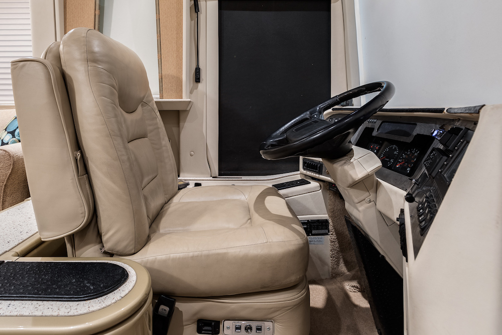 2004 Prevost Country Coach XLII For Sale