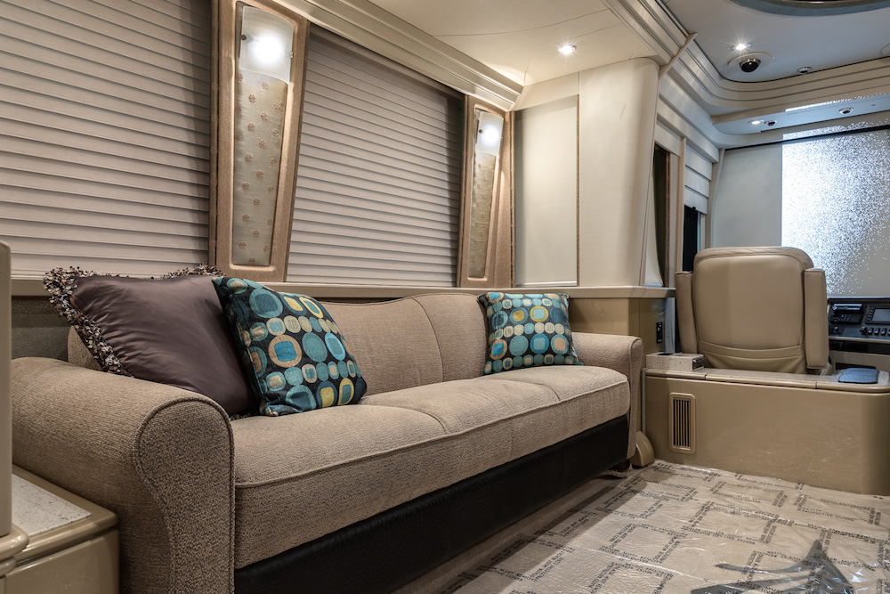 2004 Prevost Country Coach XLII For Sale