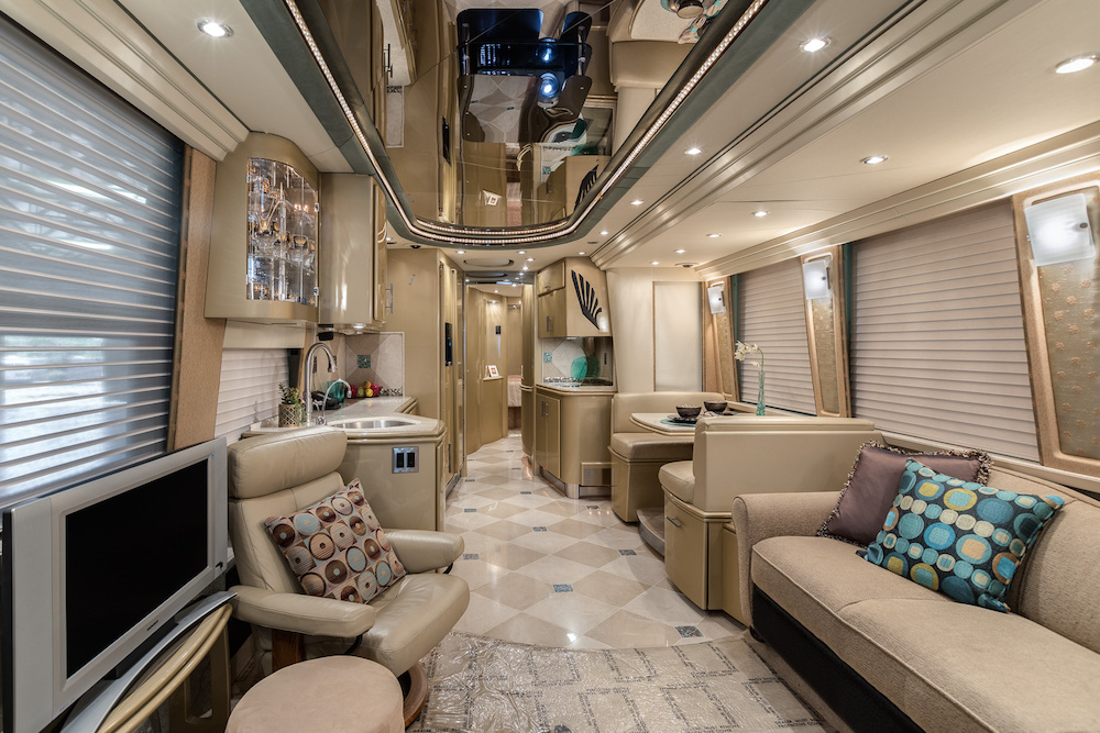 2004 Prevost Country Coach XLII For Sale