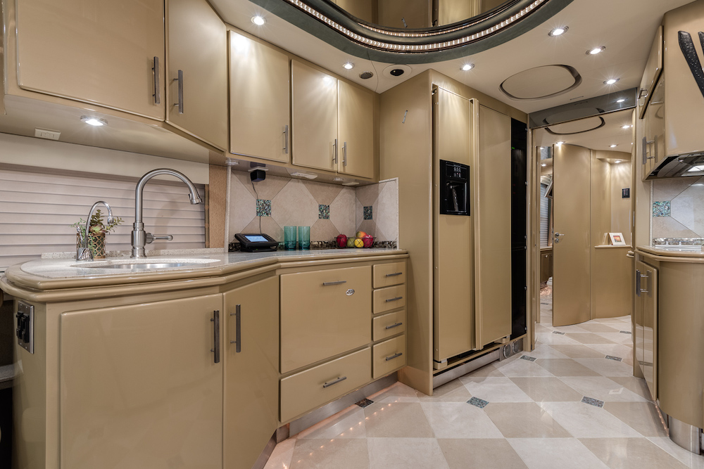 2004 Prevost Country Coach XLII For Sale