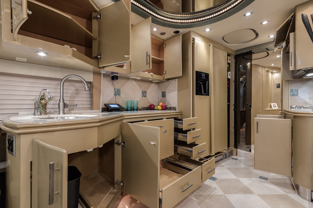 2004 Prevost Country Coach XLII For Sale