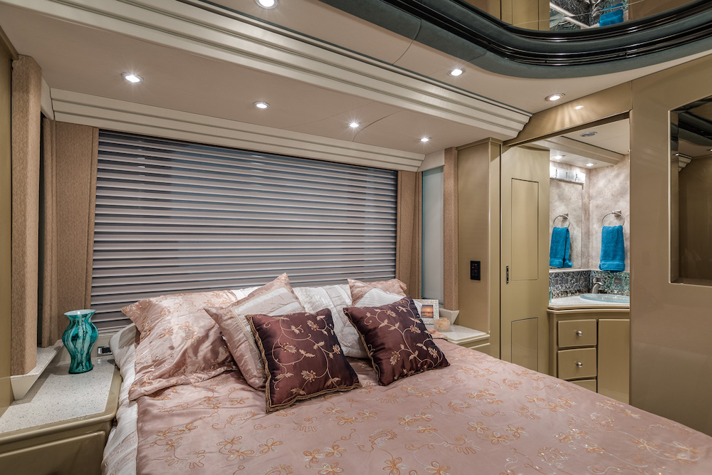 2004 Prevost Country Coach XLII For Sale