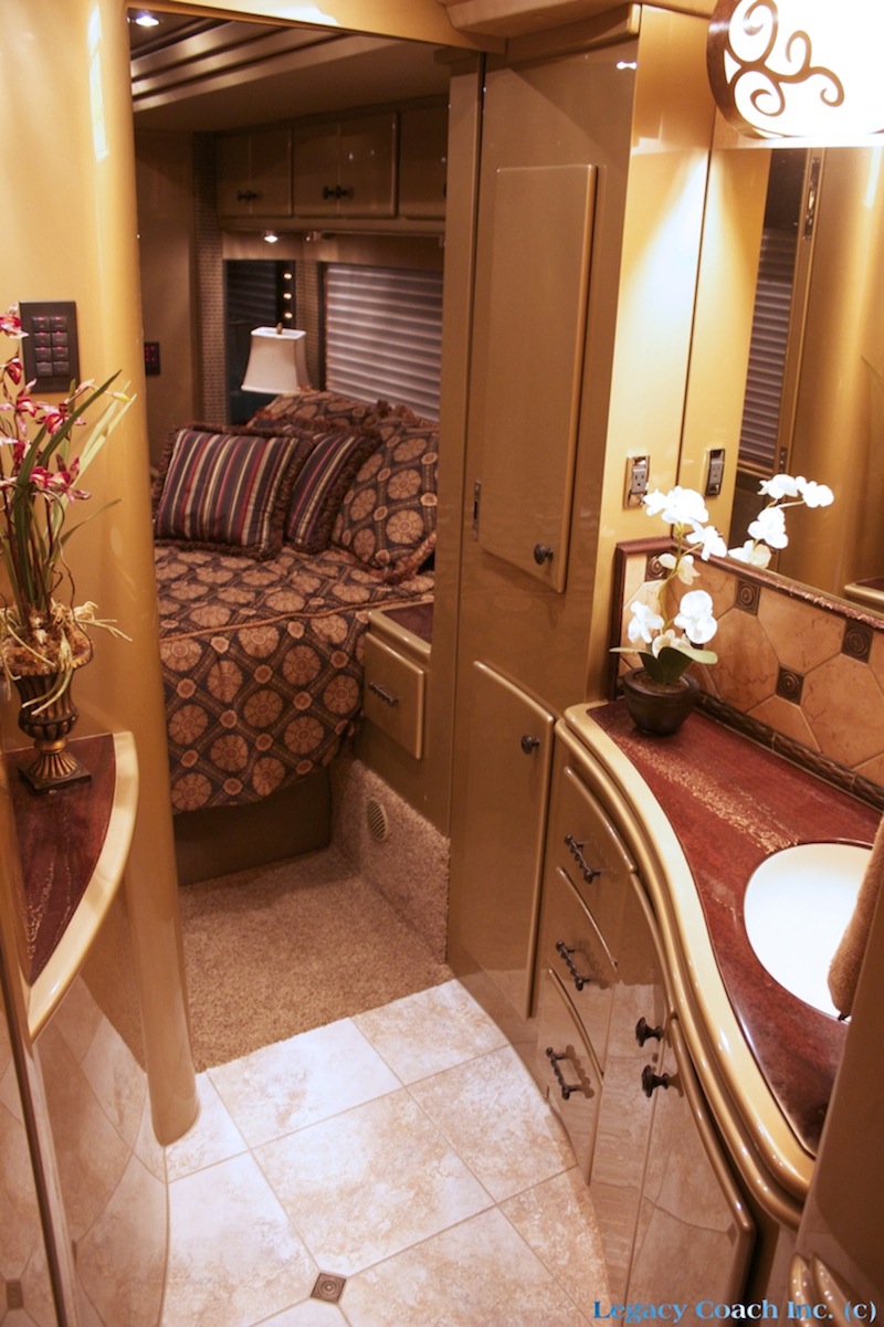 2004 Prevost Country Coach XLII For Sale