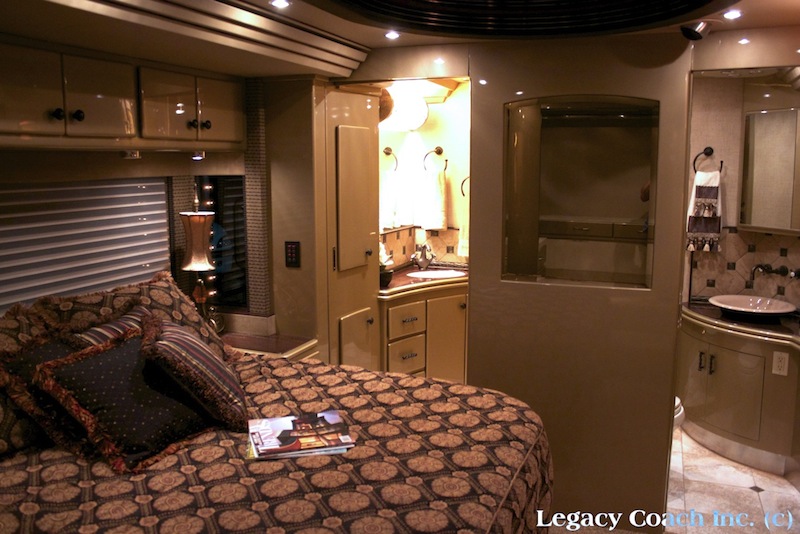 2004 Prevost Country Coach XLII For Sale