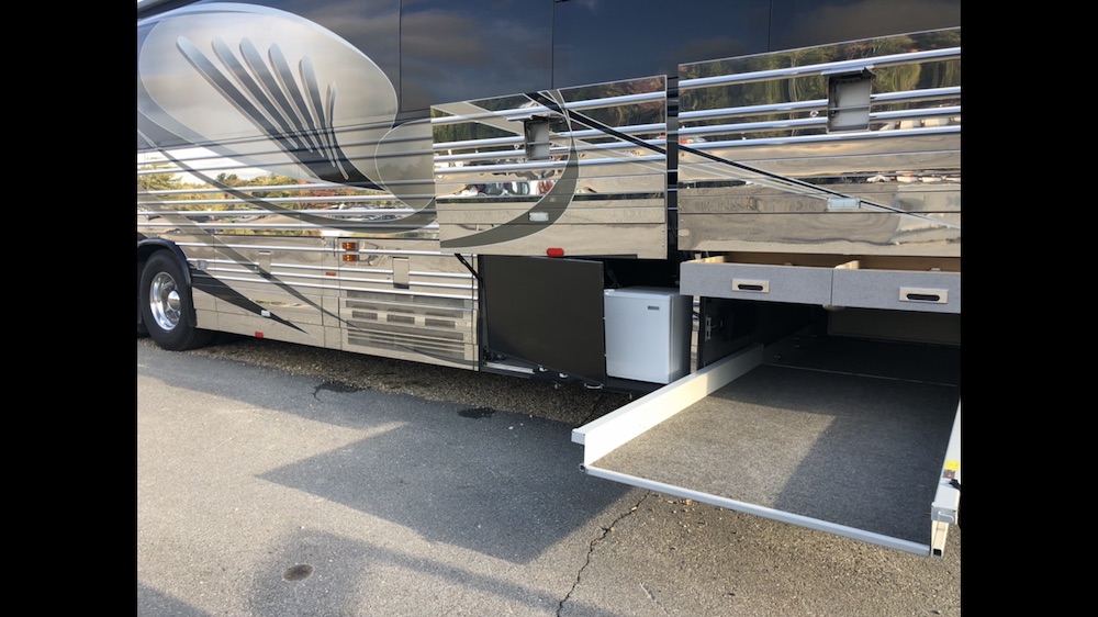 2004 Prevost Country Coach XLII For Sale