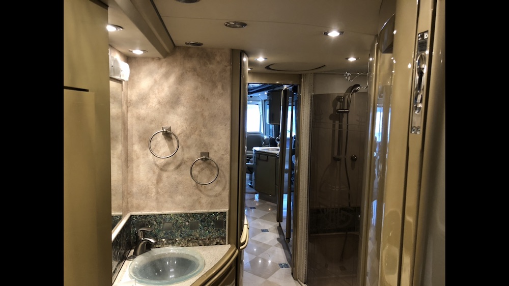 2004 Prevost Country Coach XLII For Sale