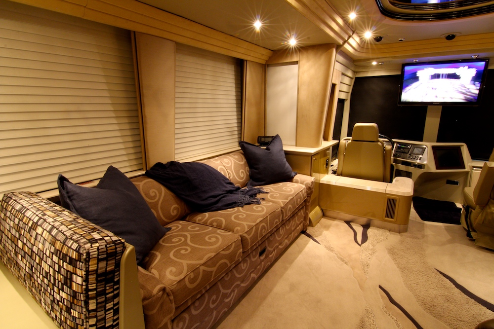 2004 Prevost Country Coach XLII For Sale