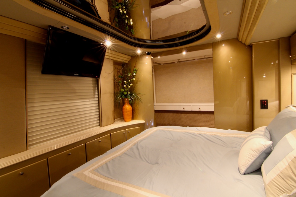 2004 Prevost Country Coach XLII For Sale