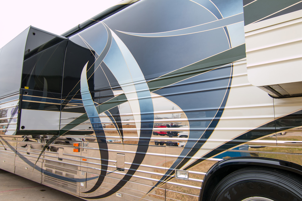 2004 Prevost Country Coach XLII For Sale