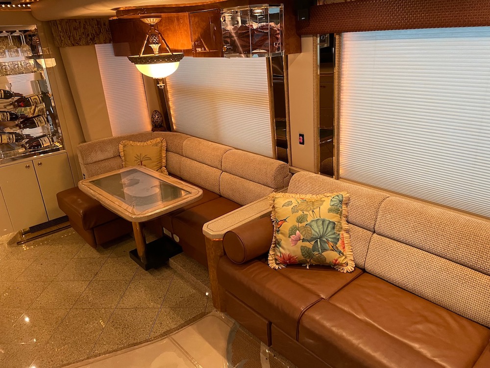 2004 Prevost Featherlite H3-45 For Sale