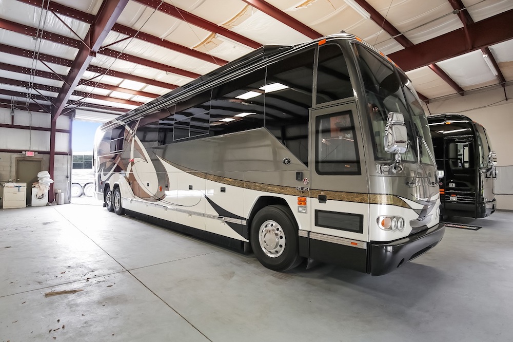 2004 Prevost Featherlite H3-45 For Sale