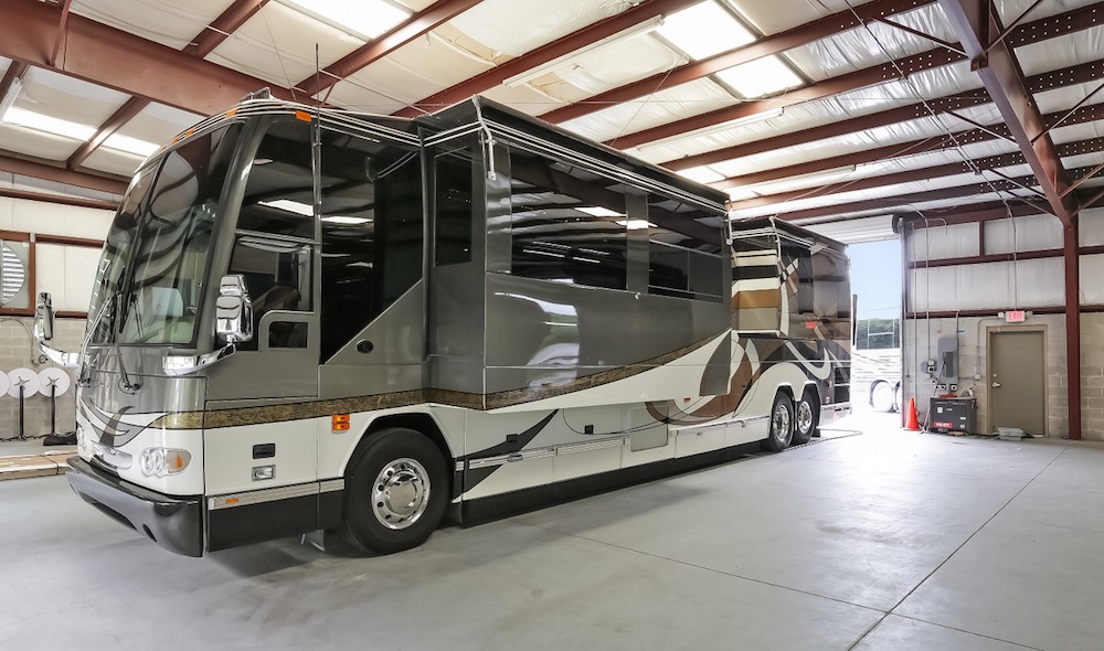 2004 Prevost Featherlite H3-45 For Sale