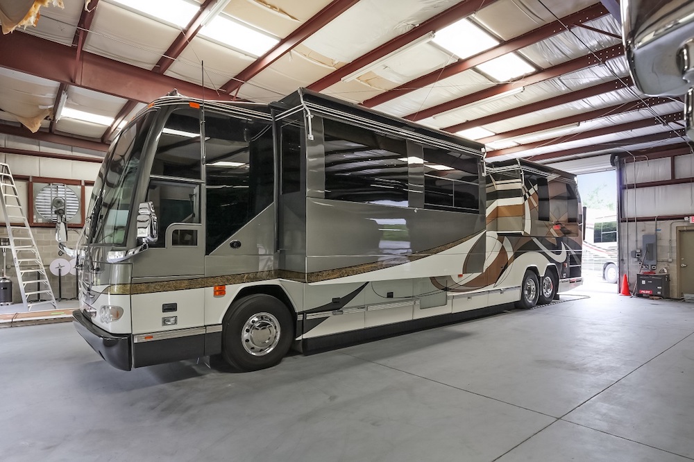 2004 Prevost Featherlite H3-45 For Sale