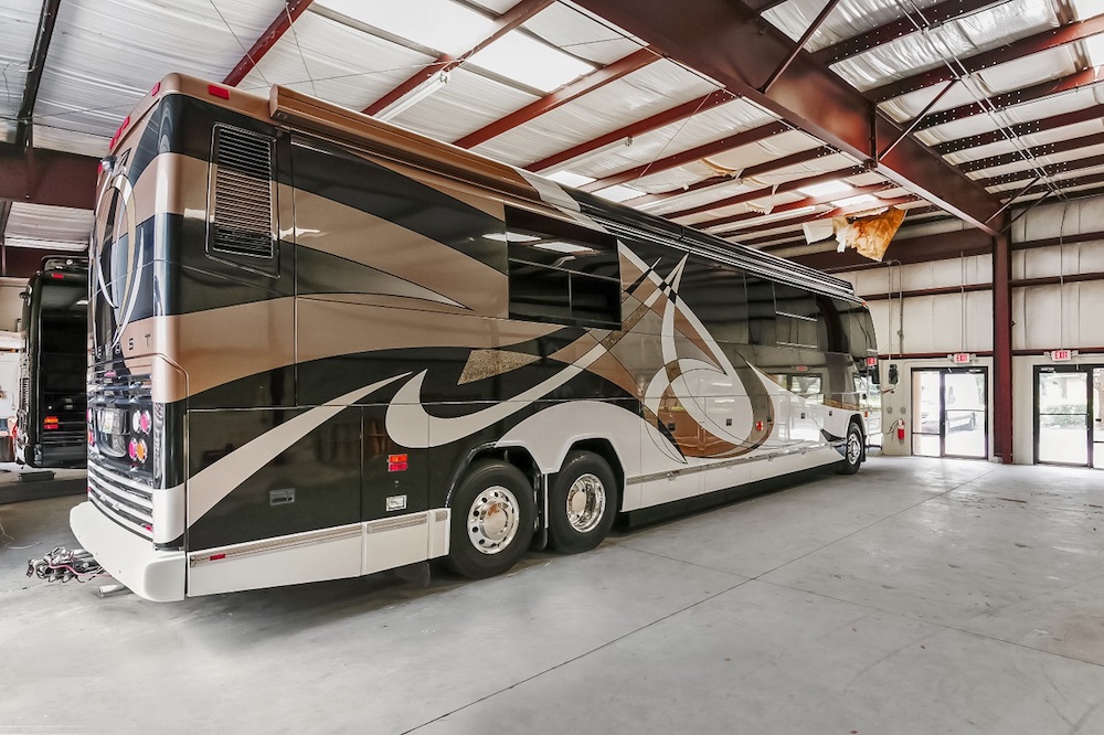 2004 Prevost Featherlite H3-45 For Sale