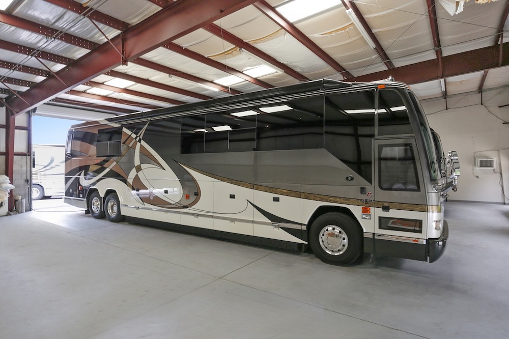 2004 Prevost Featherlite H3-45 For Sale