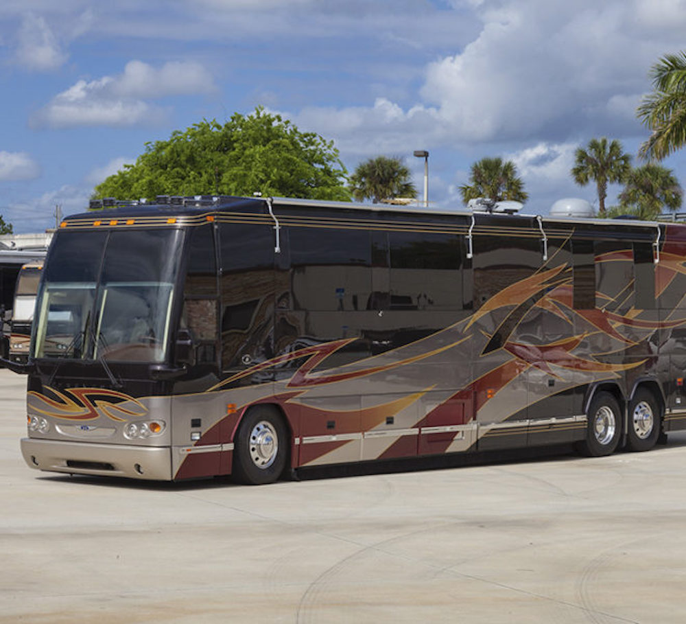 2004 Prevost Featherlite H3-45 For Sale