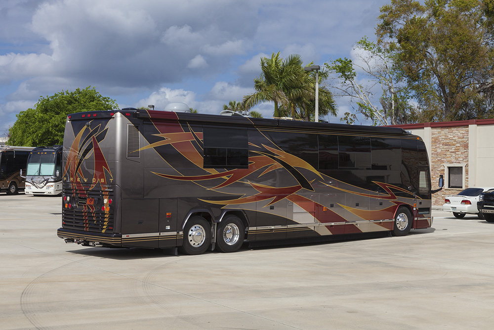 2004 Prevost Featherlite H3-45 For Sale