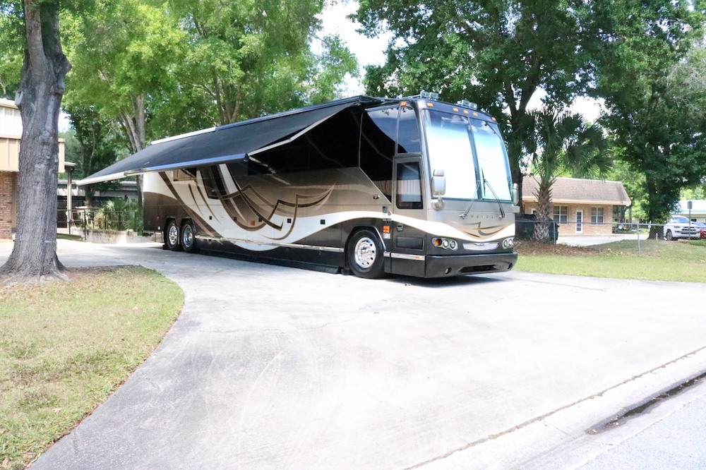 2004 Prevost Featherlite H3-45 For Sale