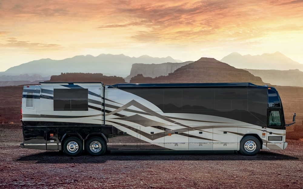 2004 Prevost Featherlite H3-45 For Sale