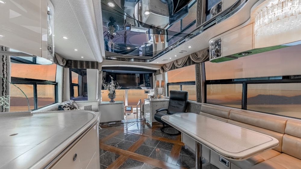 2004 Prevost Featherlite H3-45 For Sale