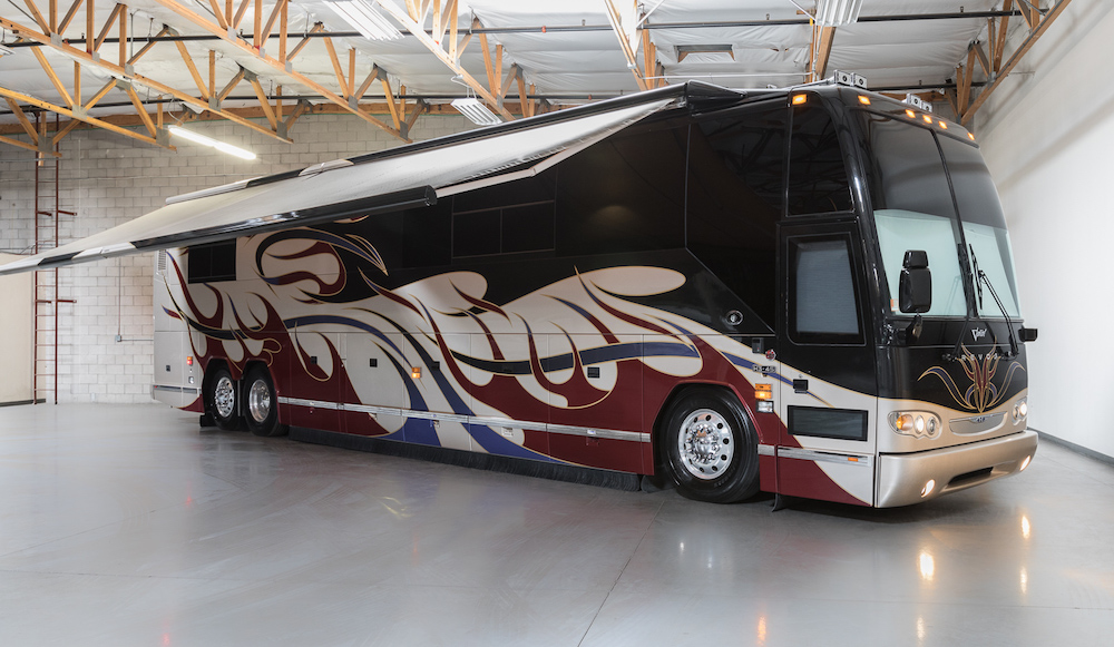 2004 Prevost Featherlite H3-45 For Sale