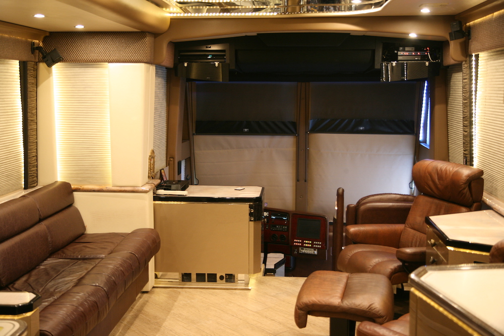 2004 Prevost Featherlite H3-45 For Sale